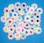 40x  White  18mm Daisy Flower Multicolour Center Sew On Glue On Applique Patch