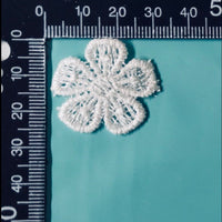 14x Silky White 30mm Sakura Flower Machine Embroidered Sew-On Applique Patch